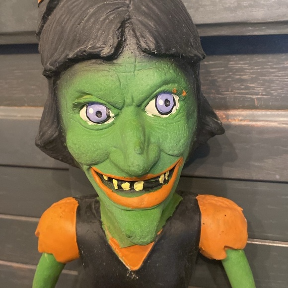 2007 Take One 24" Halloween Witch Rubber Doll Hanging Weird Creepy
Decor - Picture 4 of 16